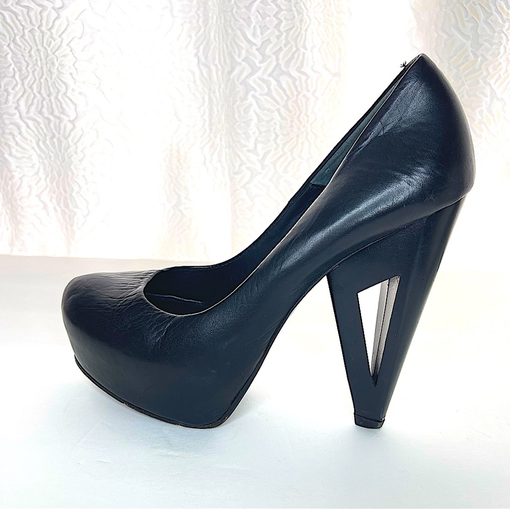 Black heels with cut out of heel all leather made in Portugal